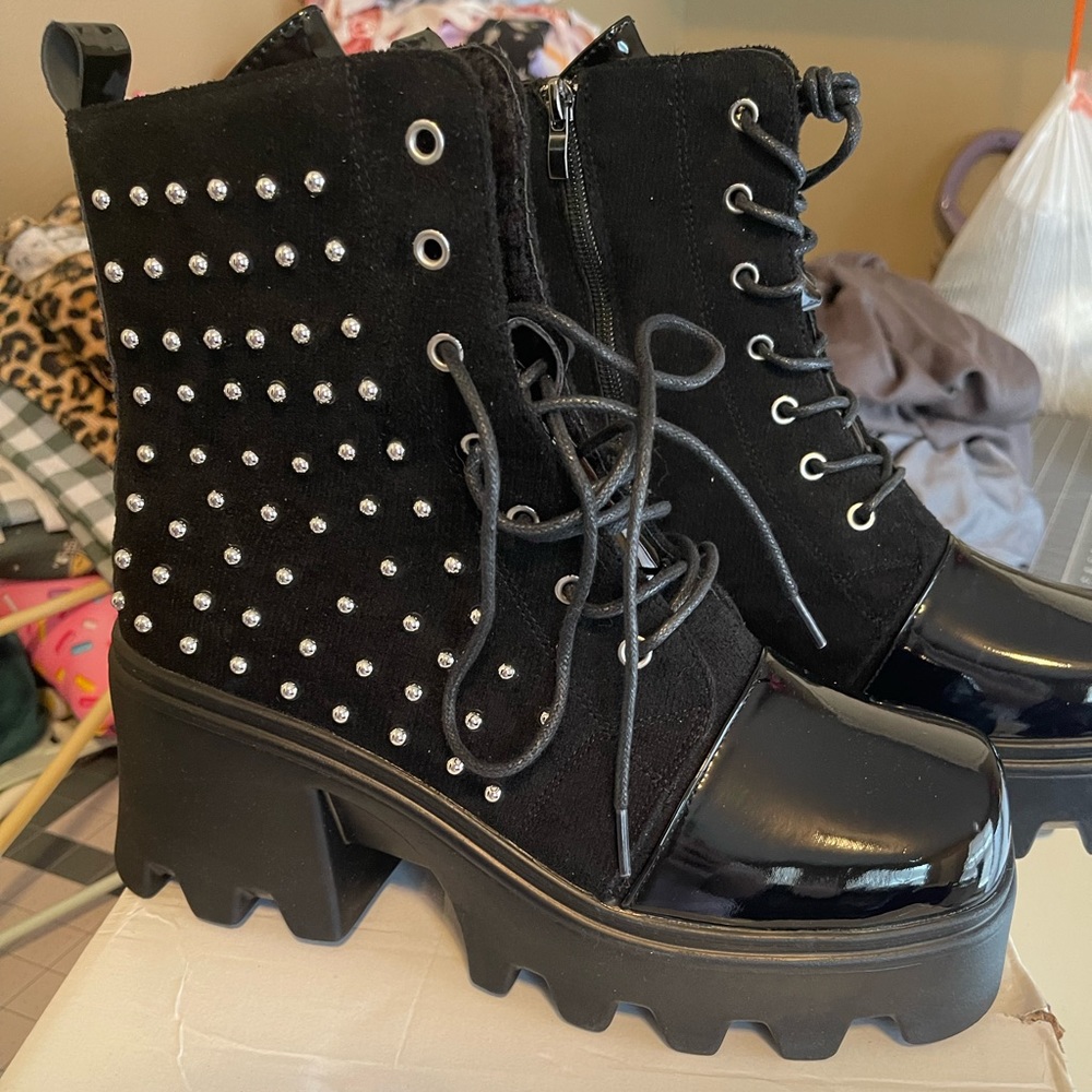Romwe studded boot